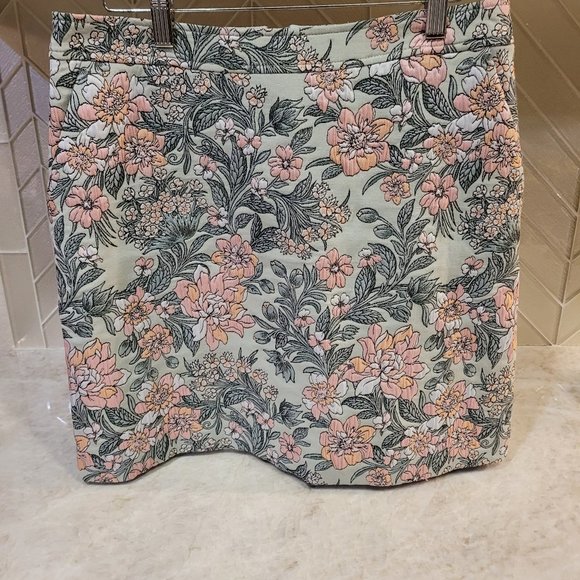 Loft Floral Tapestry Size 6 Skirt - Picture 1 of 11